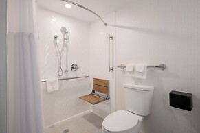 Holiday Inn & Suites Winnipeg Downtown by IHG