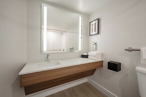 Holiday Inn & Suites Winnipeg Downtown by IHG