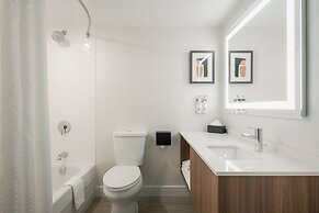 Holiday Inn & Suites Winnipeg Downtown by IHG
