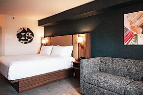 Holiday Inn & Suites Winnipeg Downtown by IHG