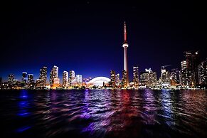 Holiday Inn Express Toronto - Downtown by IHG