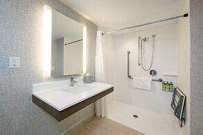 Holiday Inn Express Toronto - Downtown by IHG
