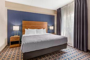 Quality Suites Whitby