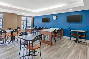 Quality Suites Whitby