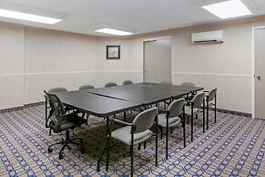 Quality Suites Whitby