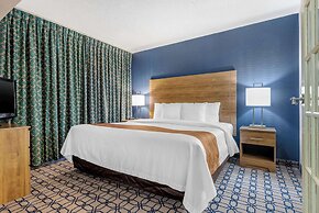 Quality Suites Whitby