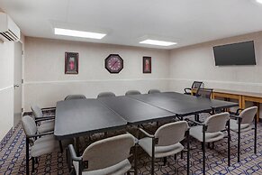 Quality Suites Whitby
