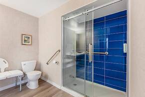 Quality Suites Whitby