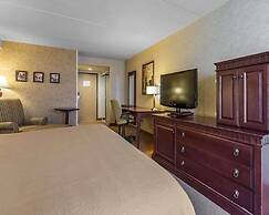 Quality Inn & Suites Bay Front