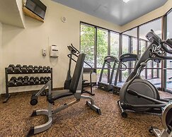 Quality Inn & Suites Bay Front