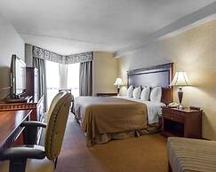 Quality Inn & Suites Bay Front