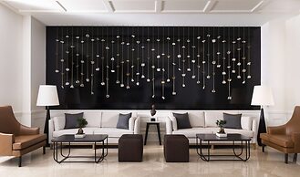 Mills House Charleston, Curio Collection by Hilton