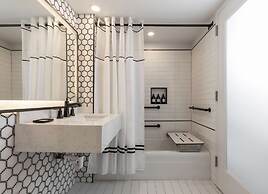 Mills House Charleston, Curio Collection by Hilton