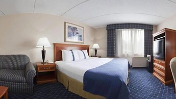 Clarion Hotel & Conference Center Ronkonkoma MacArthur Airport