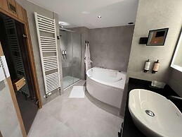Best Western Plus La fayette Hotel & Spa