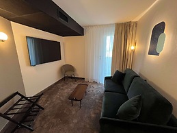 Best Western Plus La fayette Hotel & Spa