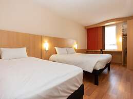 ibis Rochefort