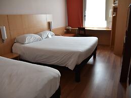 ibis Rochefort
