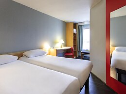 ibis Rochefort