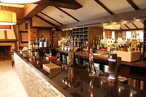 Legacy Rose and Crown Hotel