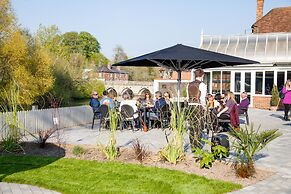 Legacy Rose and Crown Hotel
