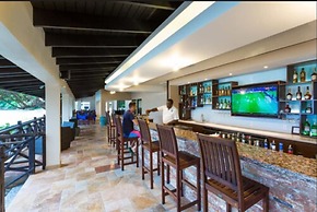 Blue Waters Inn