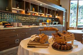 Big Sky Hotel & Spa