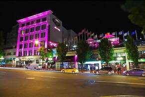 Strathcona Hotel