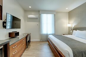Strathcona Hotel