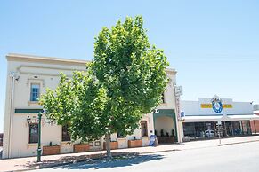 Elm Court Motel