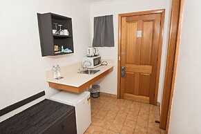 Elm Court Motel