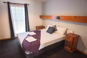 Elm Court Motel