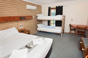 Elm Court Motel