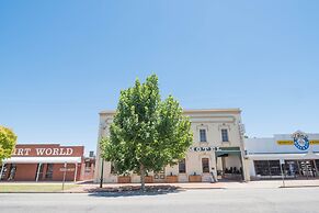 Elm Court Motel
