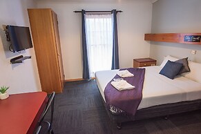 Elm Court Motel