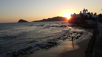 SUITES LAS FLORES BEACH MAZATLAN