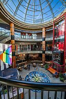 Coast Lonsdale Quay Hotel