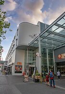 Coast Lonsdale Quay Hotel