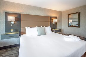 Coast Lonsdale Quay Hotel