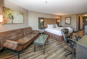Coast Lonsdale Quay Hotel