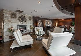 Coast Lonsdale Quay Hotel