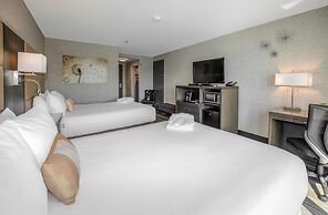 Coast Lonsdale Quay Hotel