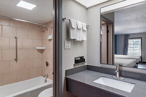 Days Inn by Wyndham Victoria TX East