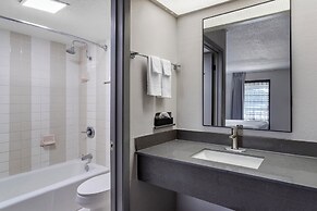 Days Inn by Wyndham Victoria TX East