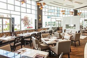 Fairmont Waterfront
