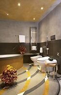Hotel Saturnia & International