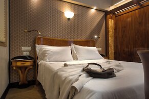 Hotel Saturnia & International