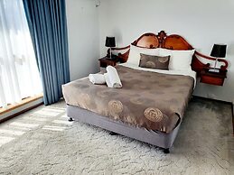 Golden Grain Motor Inn