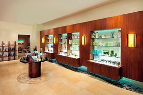 Moana Surfrider, A Westin Resort & Spa, Waikiki Beach