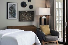 Moana Surfrider, A Westin Resort & Spa, Waikiki Beach